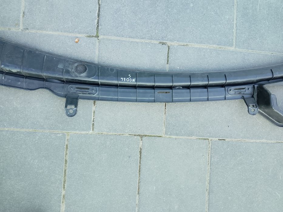 Жабо Пластік під лобове скло Tesla S 2012-2016 1008976-00-c