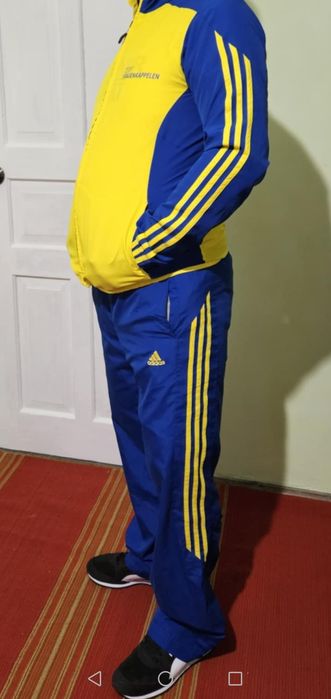 Чоловічий костюм adidas     48  - 50 р  виробник філіпіни
