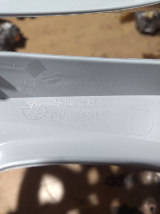 Kołpak strukturalny Opel Astra K