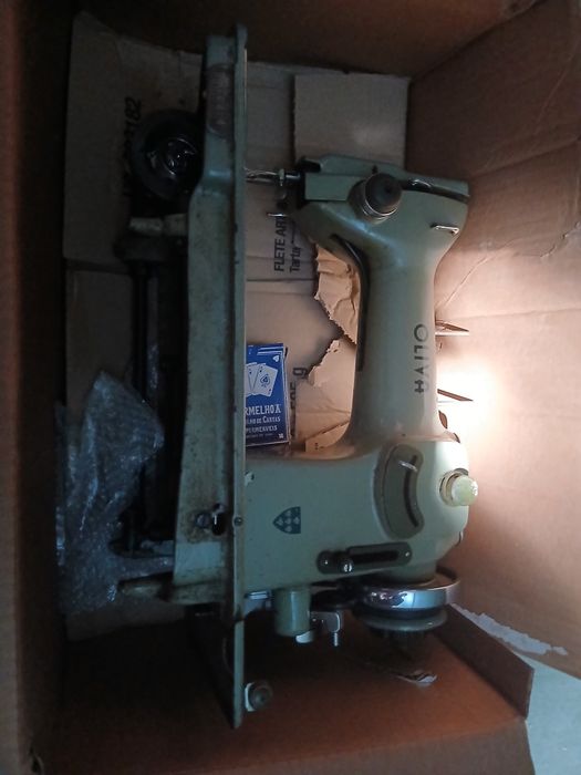 Maquina de costura Oliva