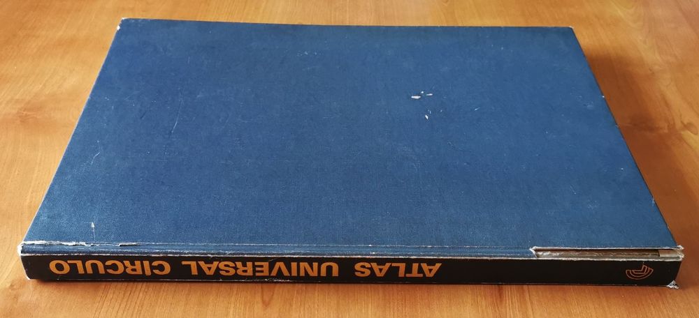 Livro "Atlas Universal Círculo"