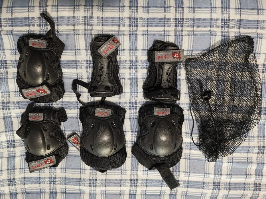 Conjunto de patins e protecções Devil429645342851082242