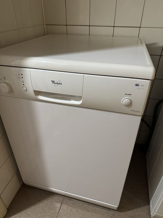 Посудомийна машина Whirlpool