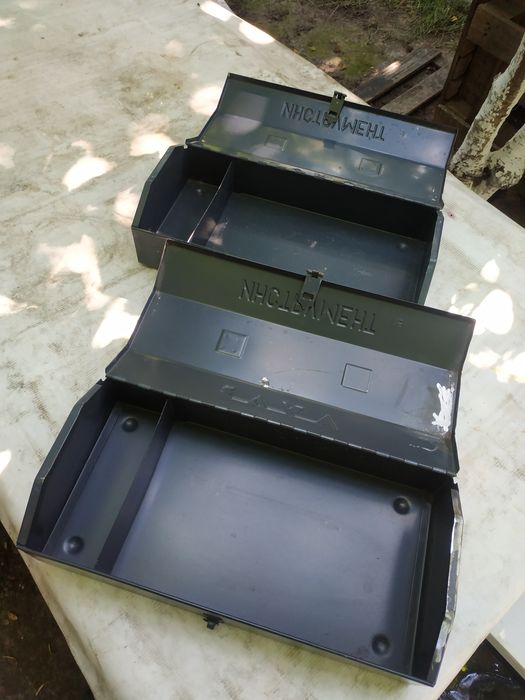 Ящик для інстр. ЛуАЗ, кулаки