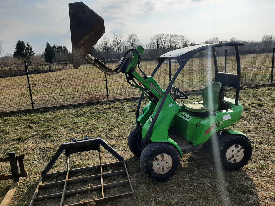 Miniładowarka Avant 220 Ładowarka