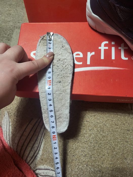 Продам зимові черевики superfit