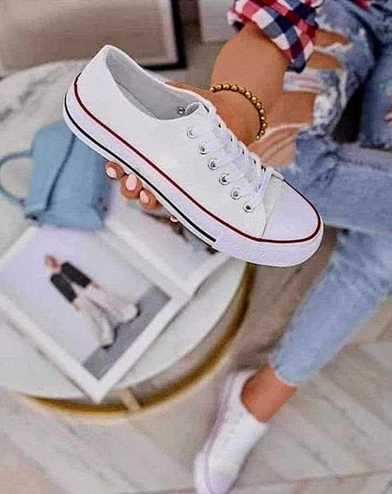 Klasyczne białe trampki rozmiar 40