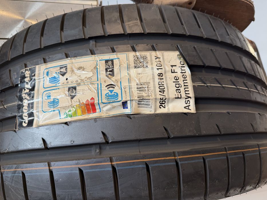 2 pneus Goodyear eagle f1 assymetric2  265/40/18