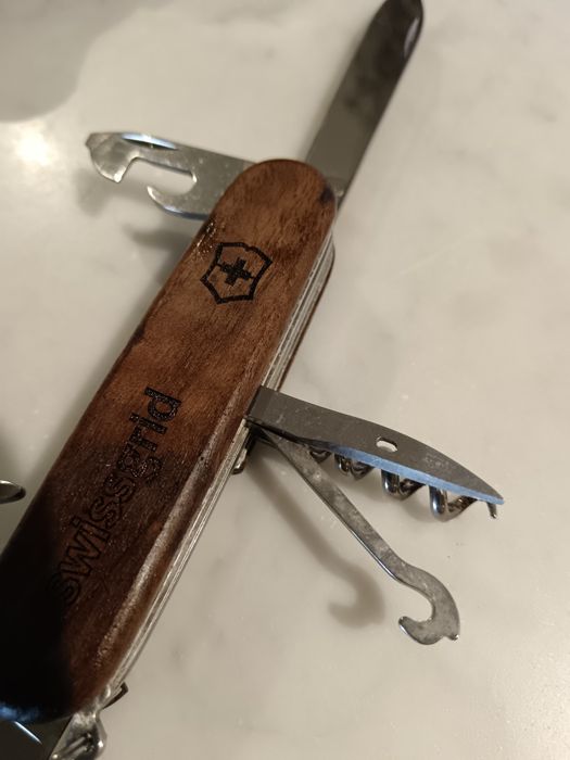 Victorinox Huntsman Wood