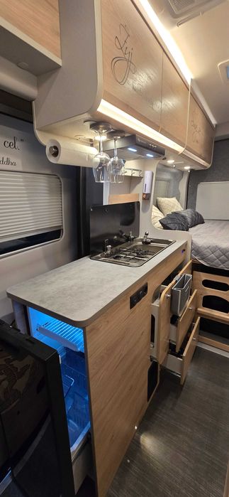 Całoroczny kamper idealny dla par | Dethleffs Globetrail | Wynajem |