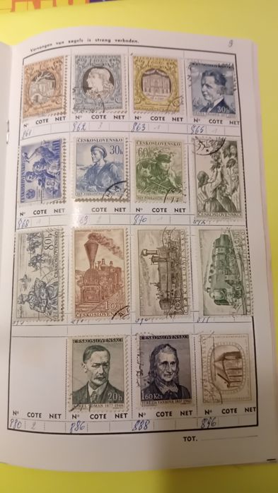 Znaczki Czechosłowacji 16 stron ze znaczkami Cena za całość