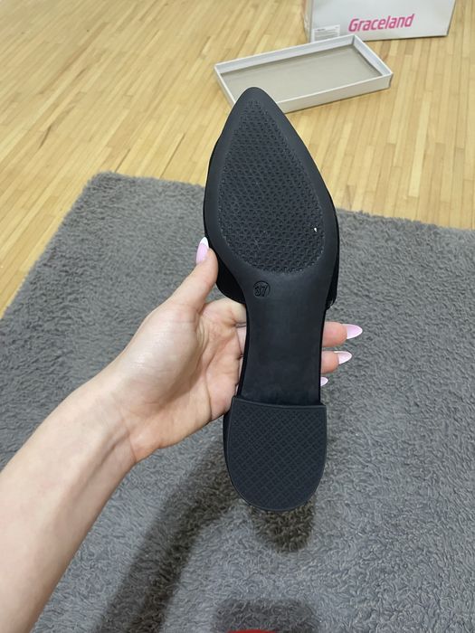 Nowe czarne eleganckie balerinki rozmiar 37