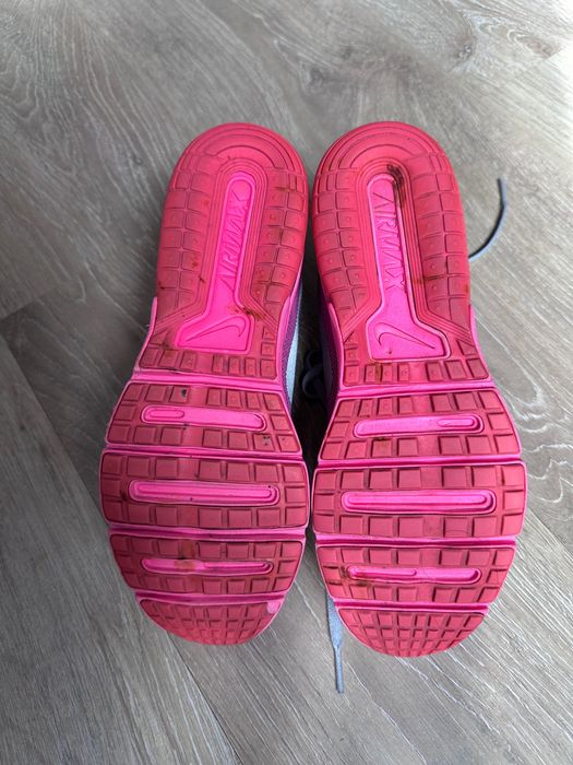 Оригінальні кросівки NIKE