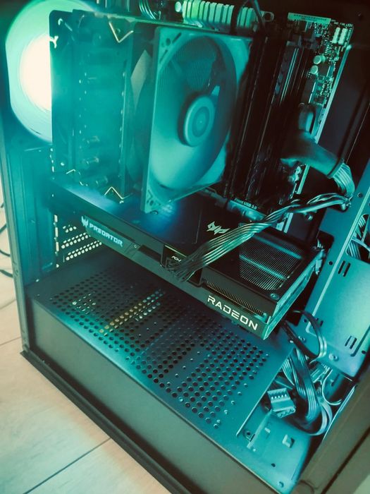 Komputer Gaming Ryzen 5 5600/16GB RAM DDR4/AMD Radeon RX7600