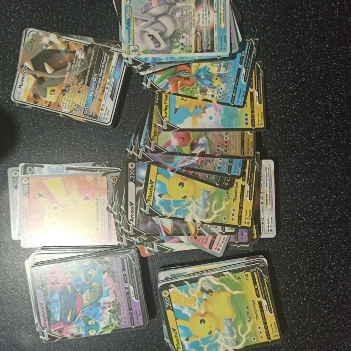 Karty pokémon dużo