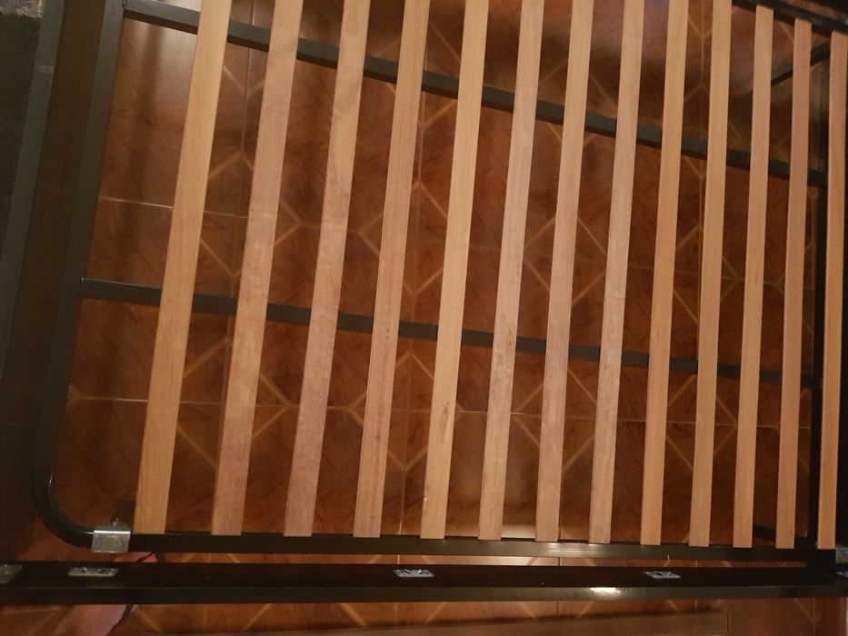 estrado de cama casal com pes