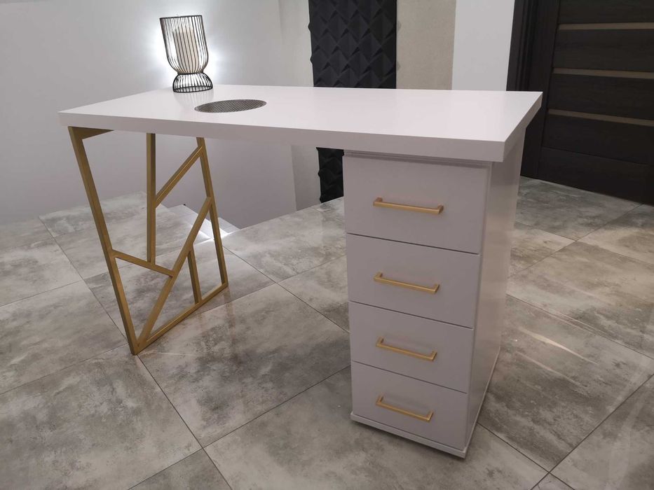 Biurko kosmetyczne manicure z frontem Ryflowanym