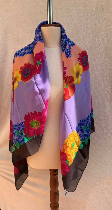 Jil Sander , 100 % Silk, 140/140 cm niepowtarzalna jedwabna chusta