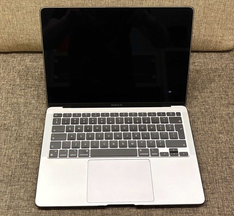 MacBook Air M1 16GB / 256GB