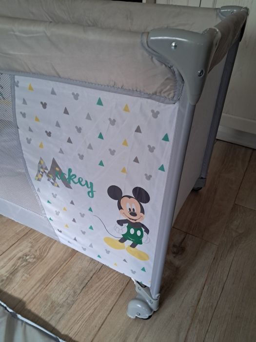 Cama de viagem mickey