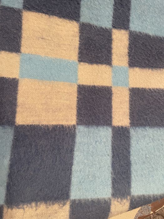 Продам ковдру напівшерстяну