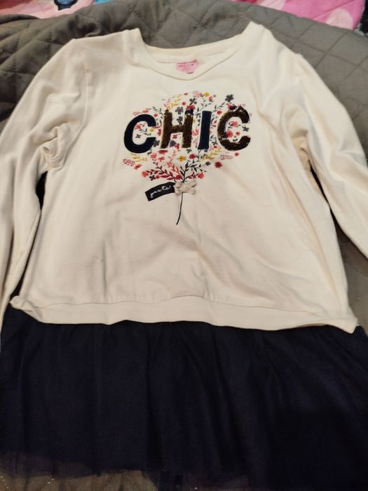 Camisola   de menina com folho da marca  ativo