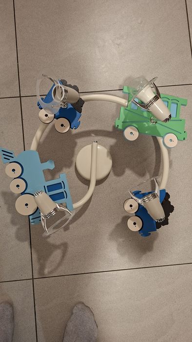 Lampa sufitowa do pokoju dziecięcego