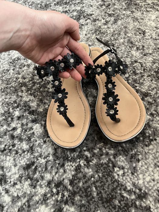 Босоніжки вʼєтнамки