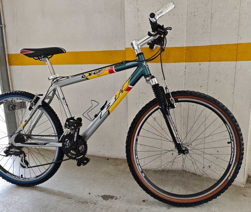 Bicicleta BTT roda 26 BH overX