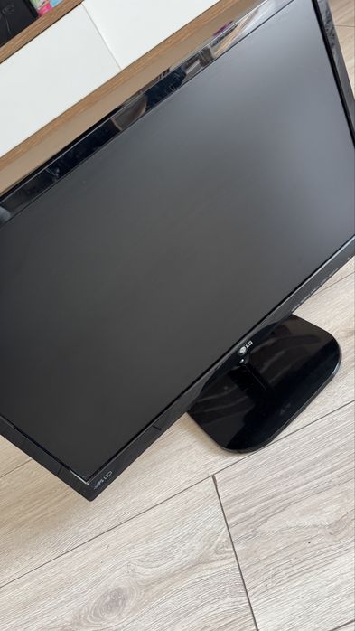 Монітор  LG ………..