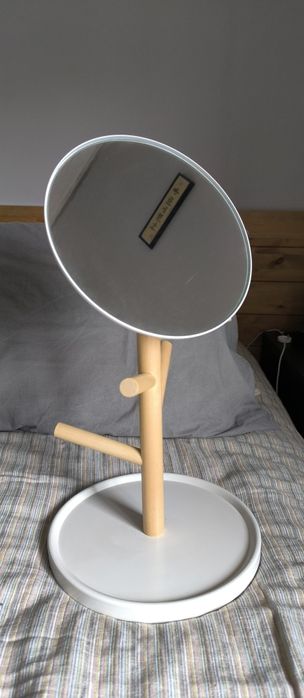 Espelho e porta jóias ikea