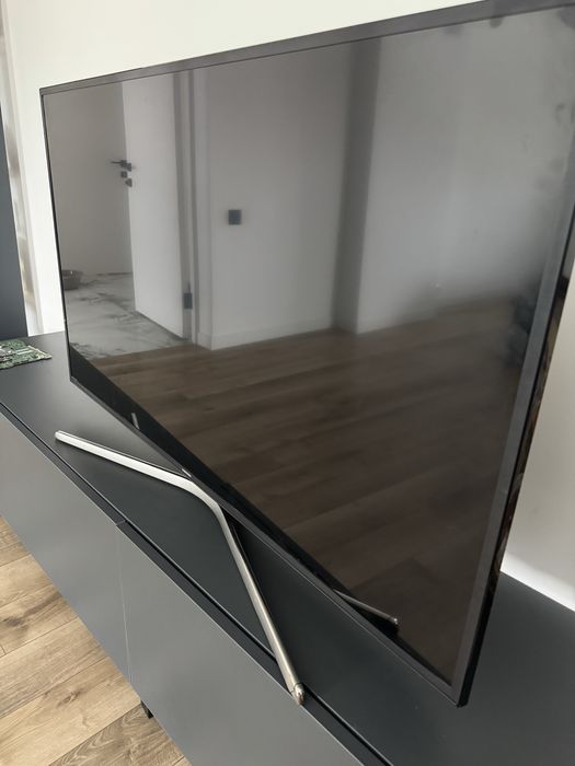 Продаю телевізор самсунг Model : UE50MU6102K на запчастини