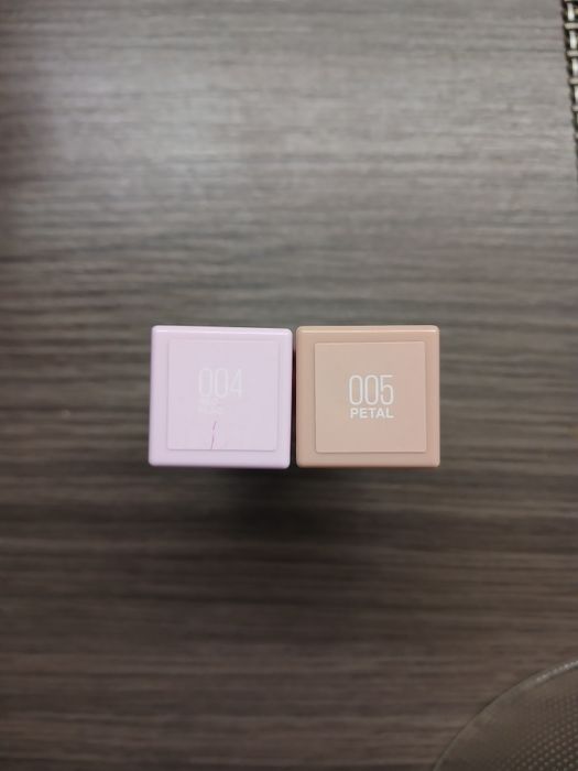 Продам блиск -плампер та блиск для губ Мейбелін 200 грн за 1 шт.