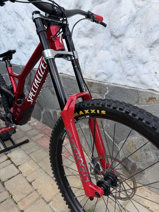 Specialized Demo Race M5 FSR Mullet Trek Session Yt Tues Scott Gambler Canyon Cender Commencal Suprume Santa Cruz v10 Pivot Mondraker Summum Carbon