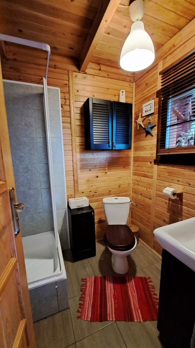 Domek Łapalice, Kartuzy, Kaszuby, nad jeziorem.