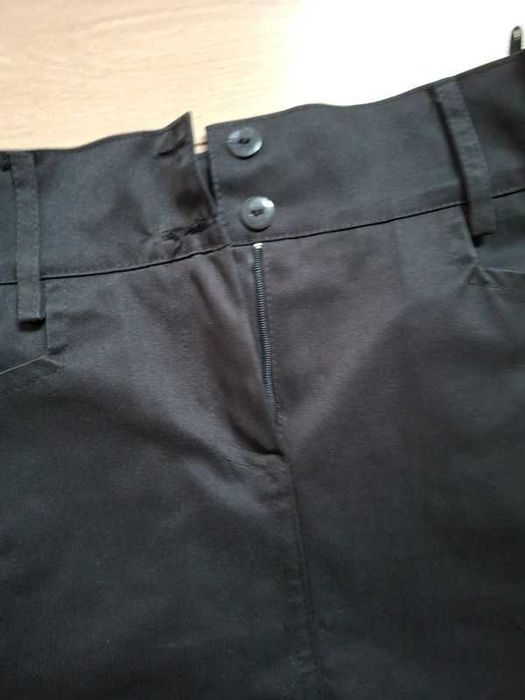 Czarna Spódnicaz Detalami – Stan Idealny! (Rozm. 158)