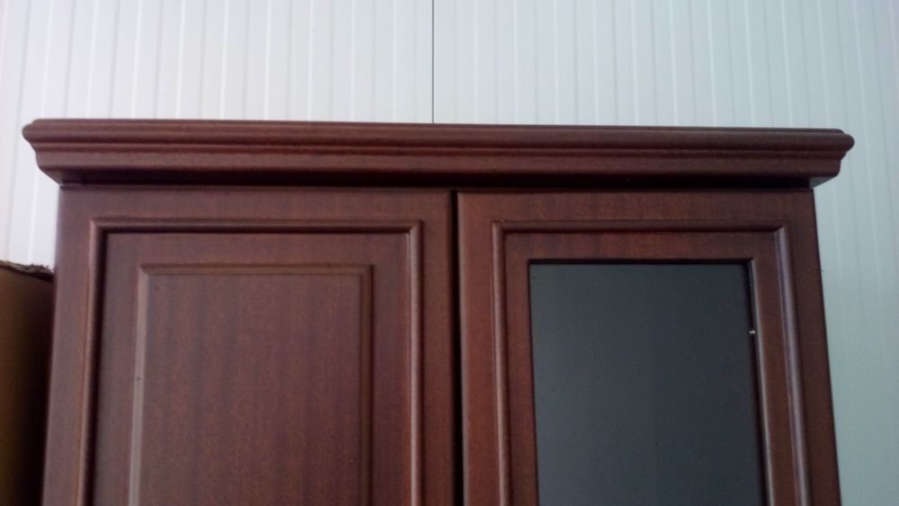 BAIXA DE PREÇO! Móvel alto, em mogno, para quarto, sala ou escritório