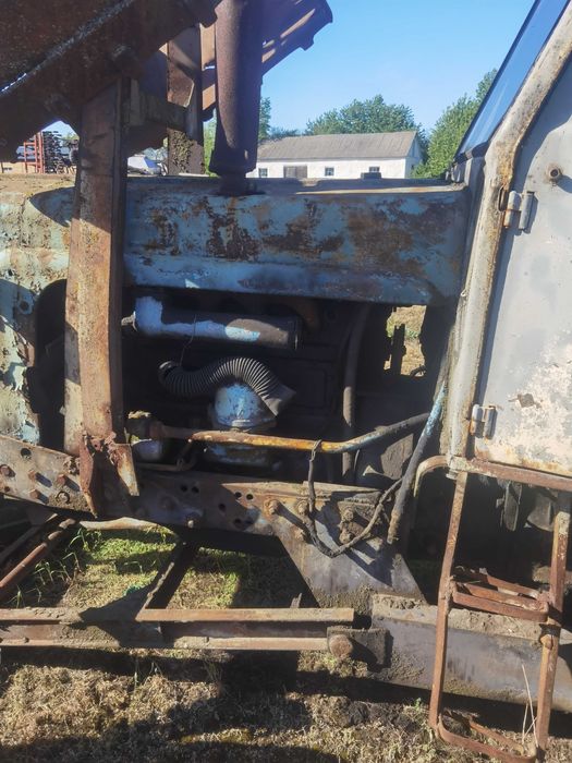 Трактор ЮМЗ-6Л погрузчик грейферний