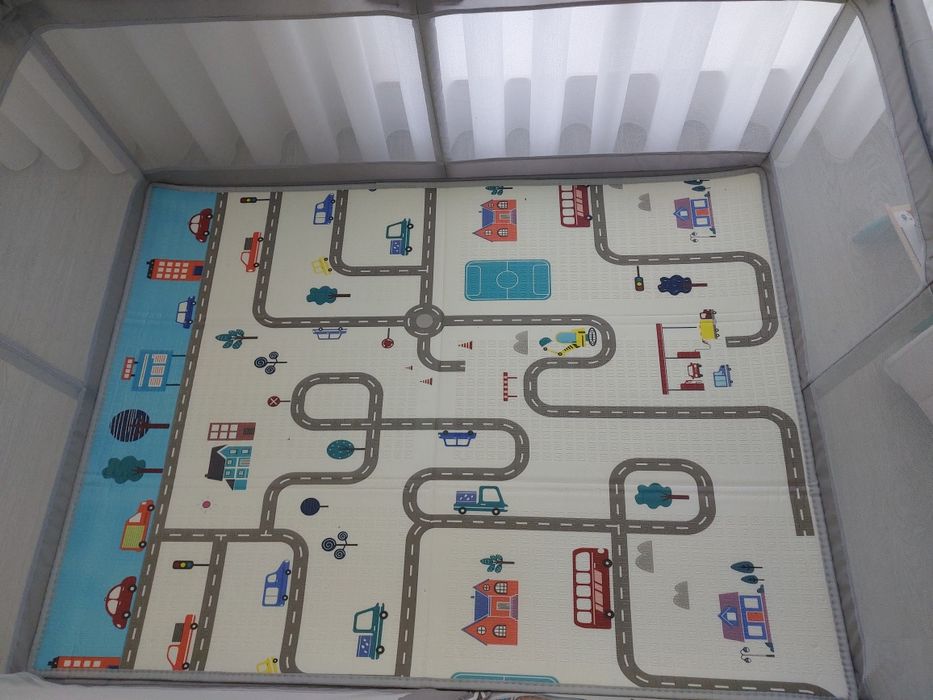 Parque infantil uradis como novo