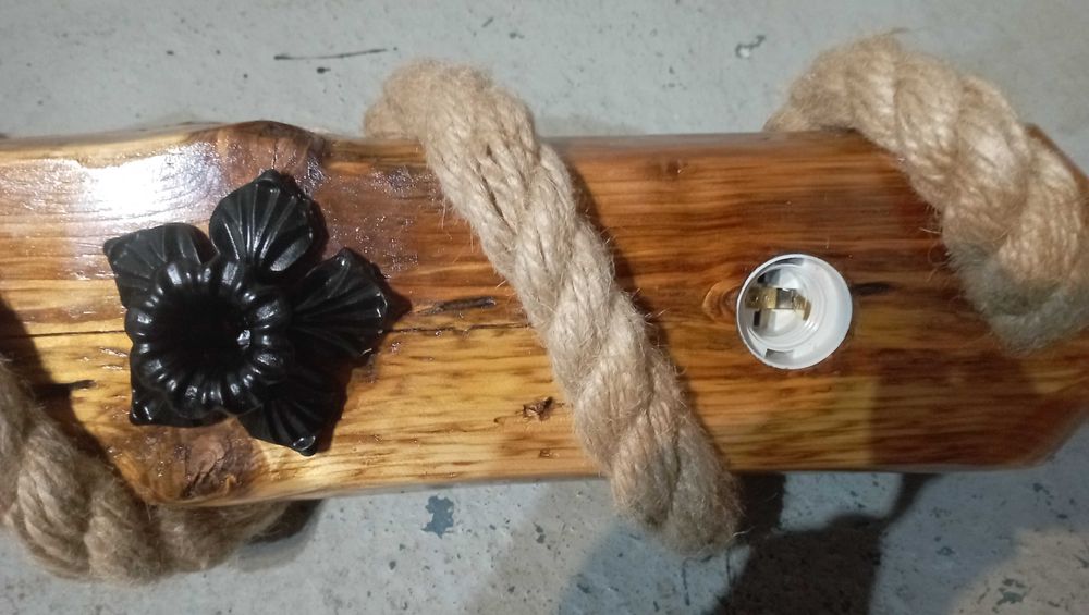 Lampa z bala i liny jutowej