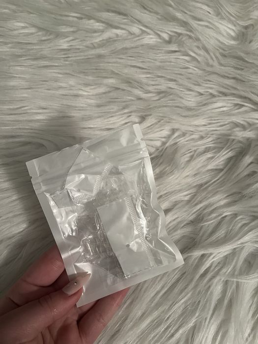 Ramiączka  przezroczyste nowe