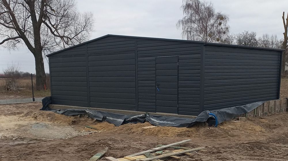 Nowoczesny garaż Magazyn blaszany na wymiar  9 × 6 dach dwuspadowy Ant