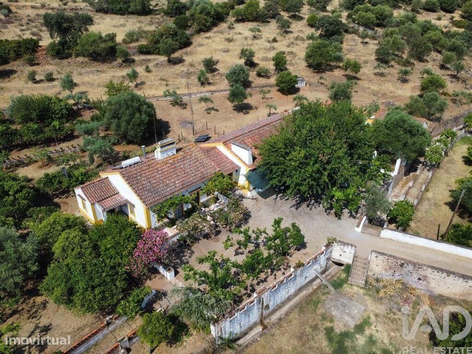 Quinta rural T5 em Assunção, Ajuda, Salvador e Santo Ildefonso de 300
