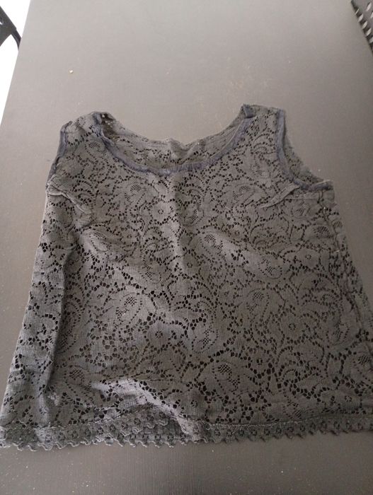 Camisas elegantes de senhora.