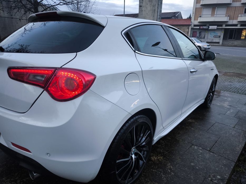 Alfa Romeo Giulietta 2.0 JTD 150 cv – Full Extras | Excelente Estado