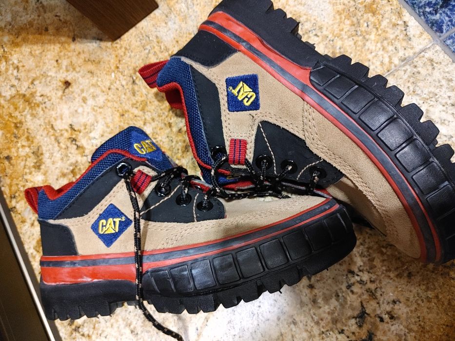 Buty sportowe caterpillar CAT beżowe 37