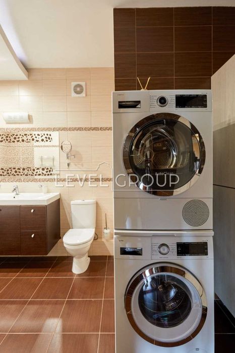 Простора трикімнатна квартира з ремонтом Голосіїво Голосіївський парк