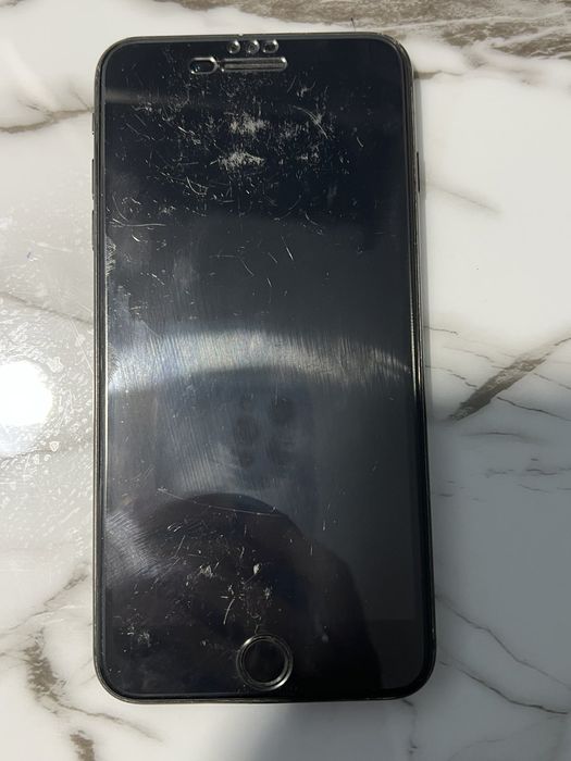 Продам iPhone 7+