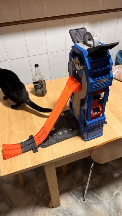 Garagem hot wheels usada