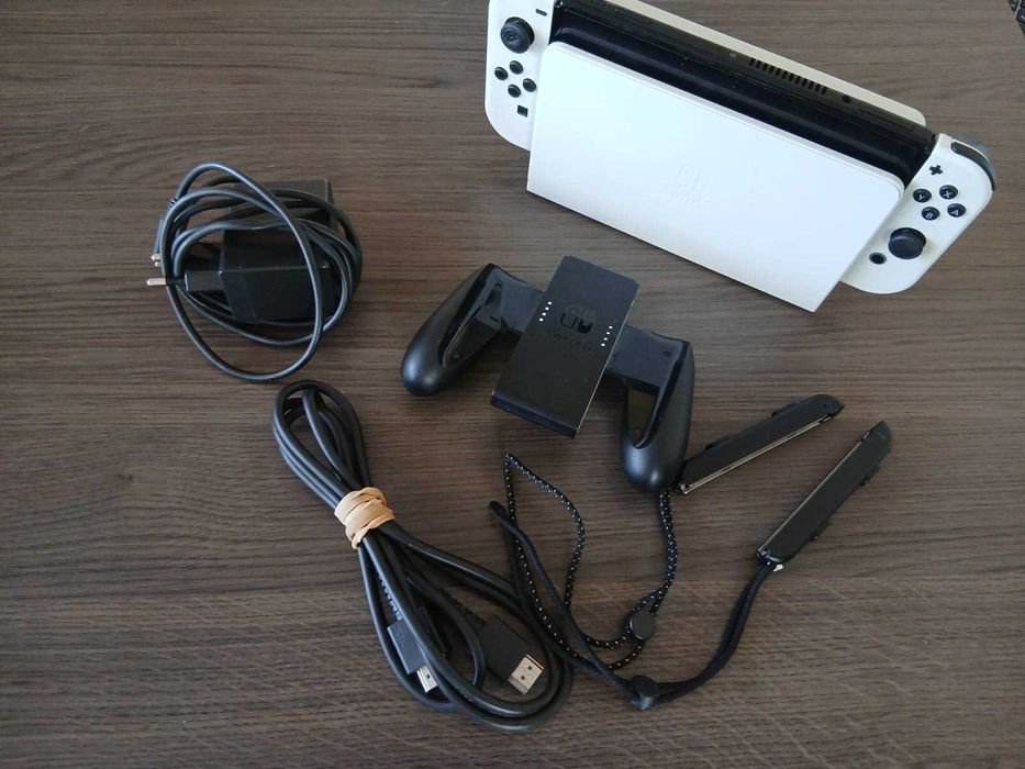 Nintendo Switch  OLED branco excelente estado  refurbed